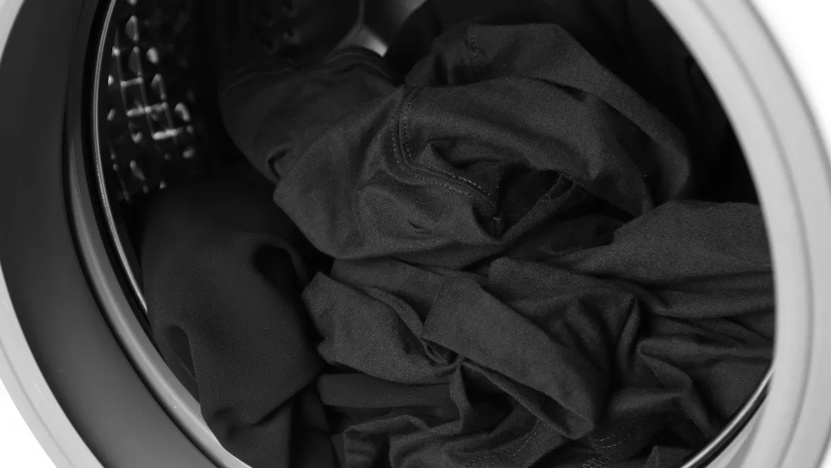 giặt đồ đen