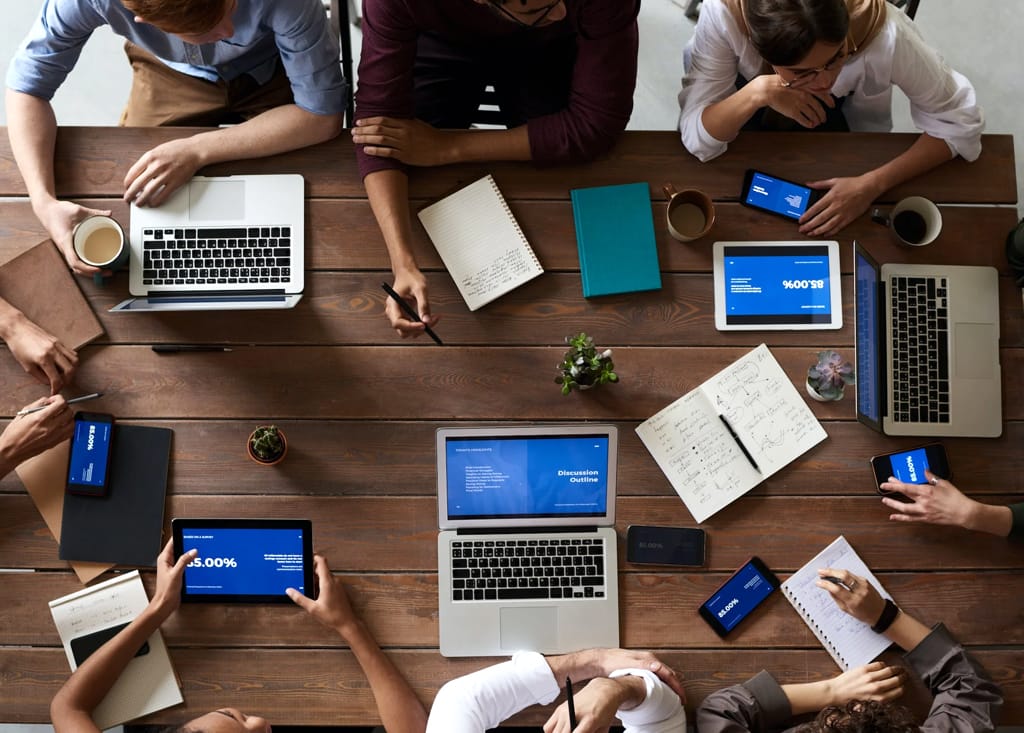 Tìm hiểu vì sao đội ngũ giặt ủi chuyên nghiệp là yếu tố quyết định chất lượng dịch vụ.